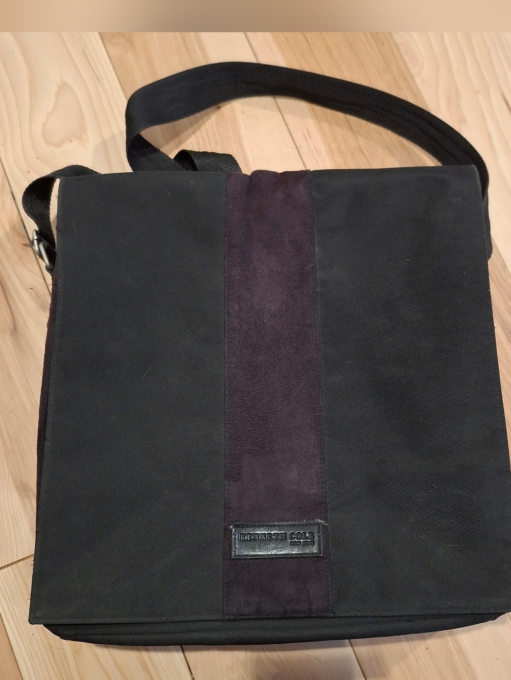 Kenneth Cole Black Canvas Suede Accent Messenger Bag Laptop Cross Body EUC